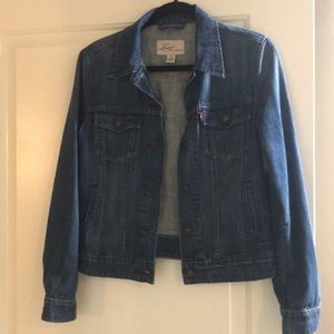 New Without Tags Levi’s Denim Jacket Size Small